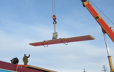 Подъем сэндвич-панели на высоту