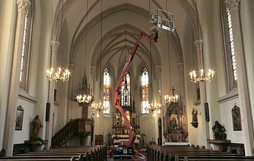 Работа спайдер-вышки в помещении