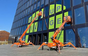 Оклейка фасада с помощью мини-кранов Арлифт и доп. оборудования